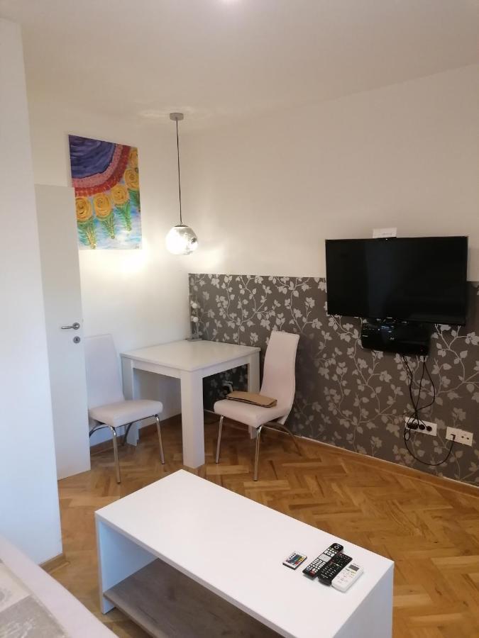Natasa Apartment เบลเกรด ภายนอก รูปภาพ