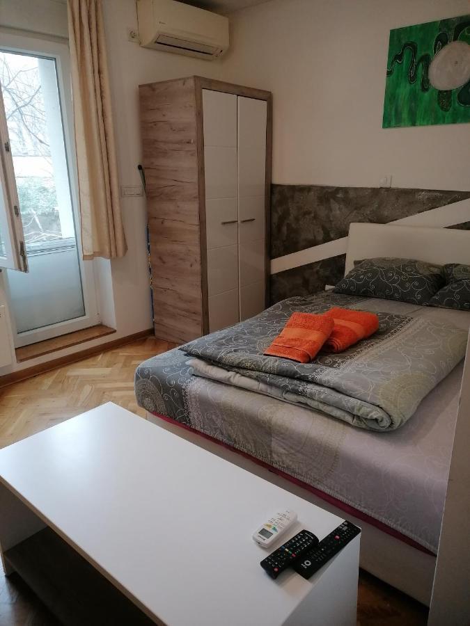Natasa Apartment เบลเกรด ภายนอก รูปภาพ